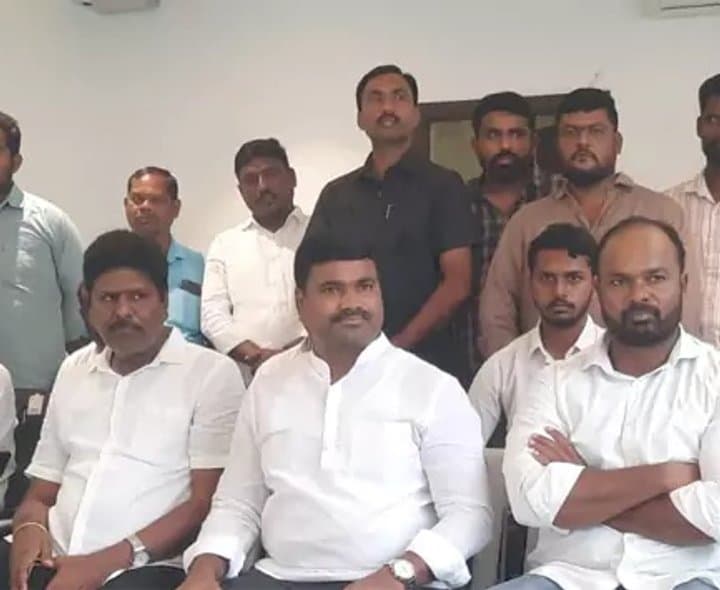 గురు పౌర్ణమికి కొండగట్టులో గిరి ప్రదక్షిణ