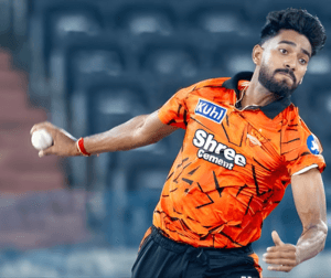 ఐపీఎల్ అరంగేట్రంలోనే ప్రఫుల్ హింగే సంచలనం; తొలి ఓవర్‌లోనే మూడు వికెట్లు తీసి రికార్డు. - Udayam Digital