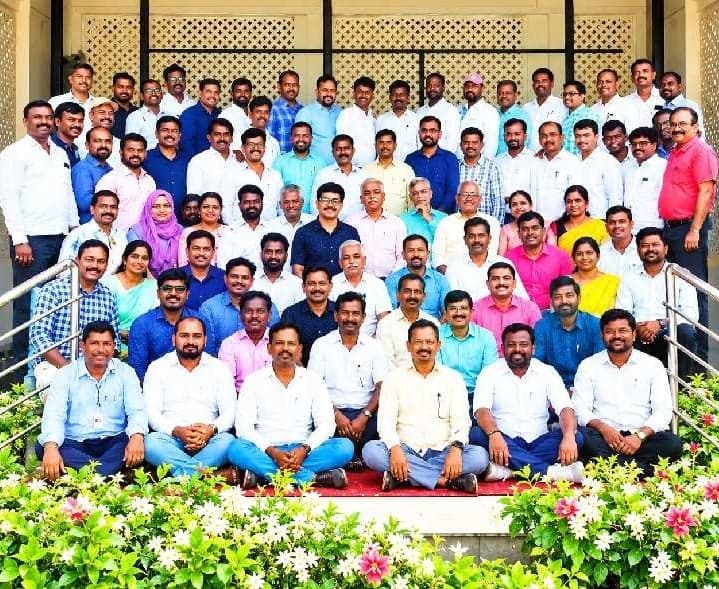 వికారాబాద్‌లో పూర్వ విద్యార్థుల సమ్మేళనం - Udayam