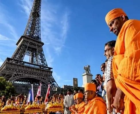 ఈఫిల్ టవర్ ఘటనపై బాప్స్‌కు క్లీన్‌చిట్ - Udayam