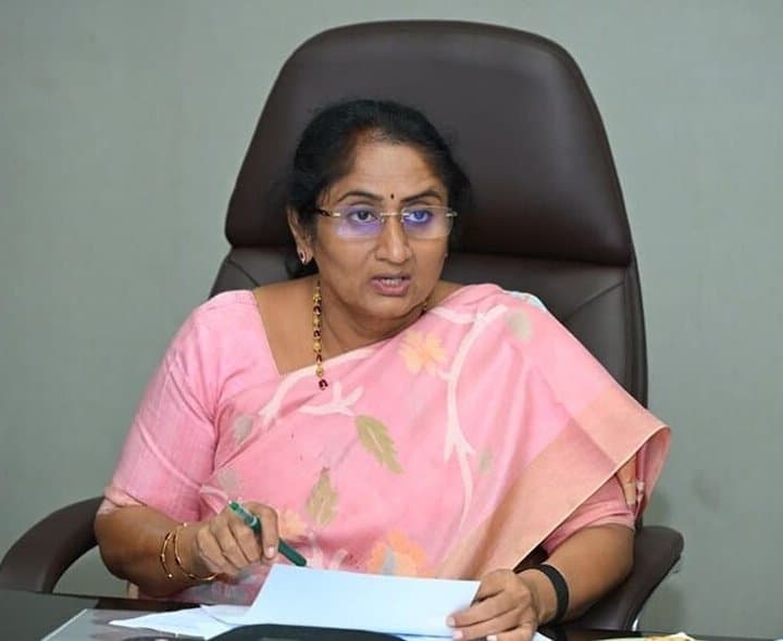 వారంలోగా నేతన్నలకు రూ.25 వేలు