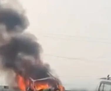 విజయవాడ బైపాస్‌లో అగ్నిప్రమాదం