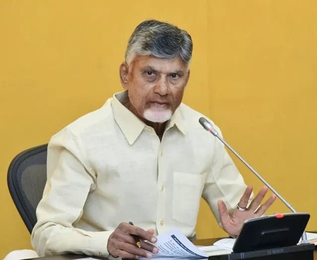 తుఫాన్ బాధితులకు ఆర్థికసాయం ప్రకటించిన చంద్రబాబు