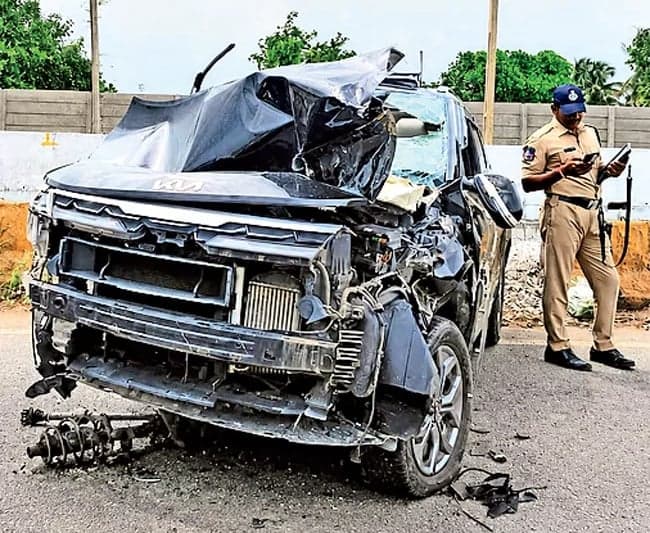 రోడ్డు ప్రమాదాల్లో ఏడుగురు మృతి