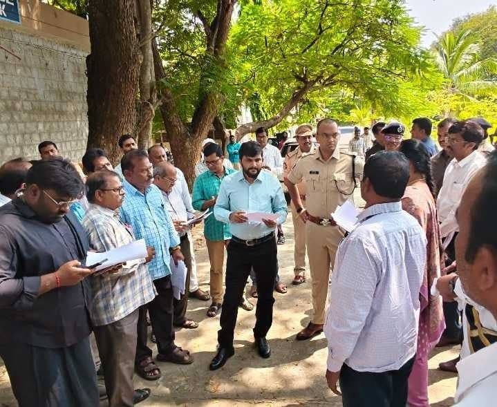 పీలేరులో స్ట్రాంగ్ రూముల భద్రతపై సమీక్ష - Udayam