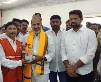 వేములవాడలో మెగా రక్తదాన శిబిరం ప్రారంభం - Udayam