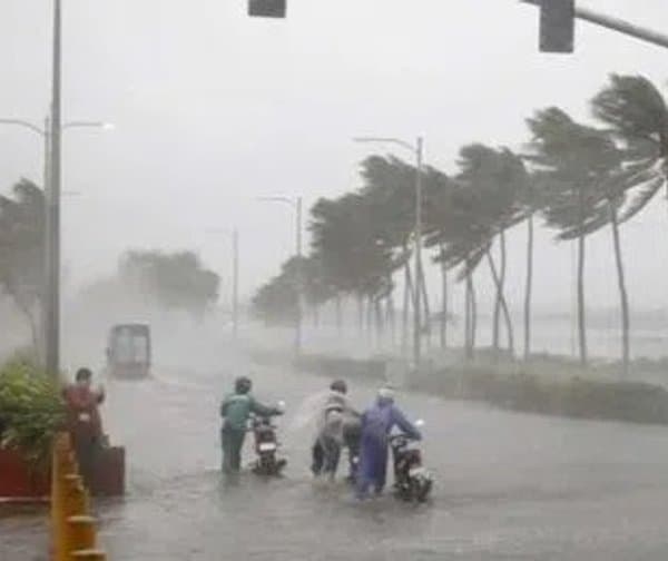 తెలంగాణలో భారీ వర్షాలు: విస్తరిస్తున్న నైరుతి రుతుపవనాలు