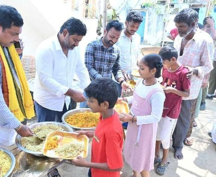 వినాయక ఉత్సవాల్లో పాల్గొన్న ఎమ్మెల్యే  - Udayam