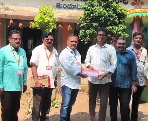 ఉపాధ్యాయుల సమస్యలపై వాడ్రేవు హామీ - Udayam