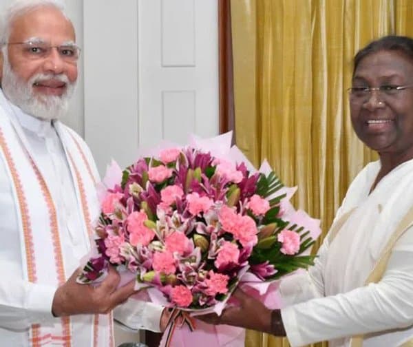 మోదీ కొత్త రికార్డు: అభినందించిన రాష్ట్రపతి ముర్ము - Udayam Digital