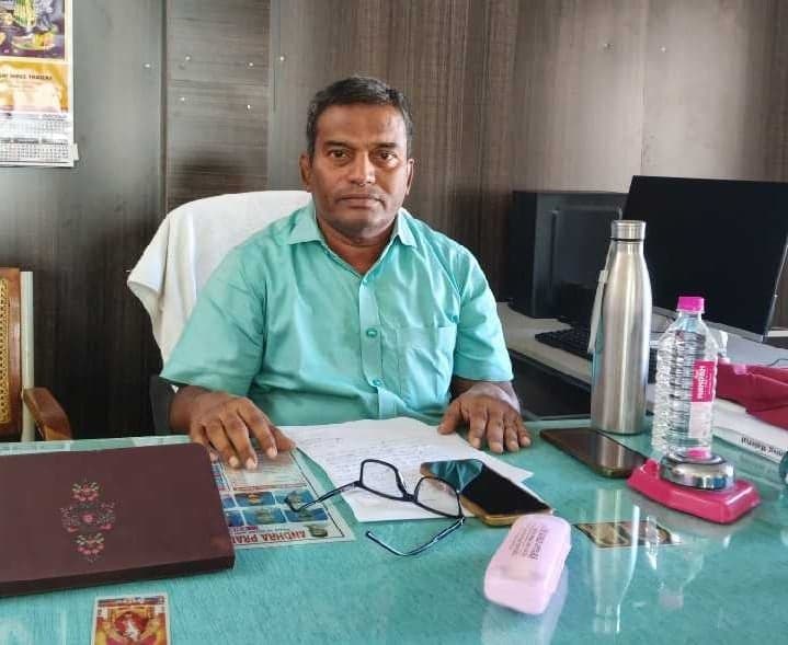 రొంపిచర్లలో 8 ఎంపీటీసీ స్థానాలకు 9 నామినేషన్లు - Udayam