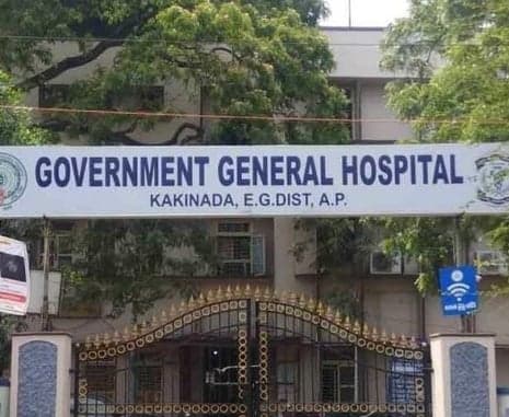 కాకినాడ జీజీహెచ్‌లో వైద్యుల నిర్లక్ష్యం