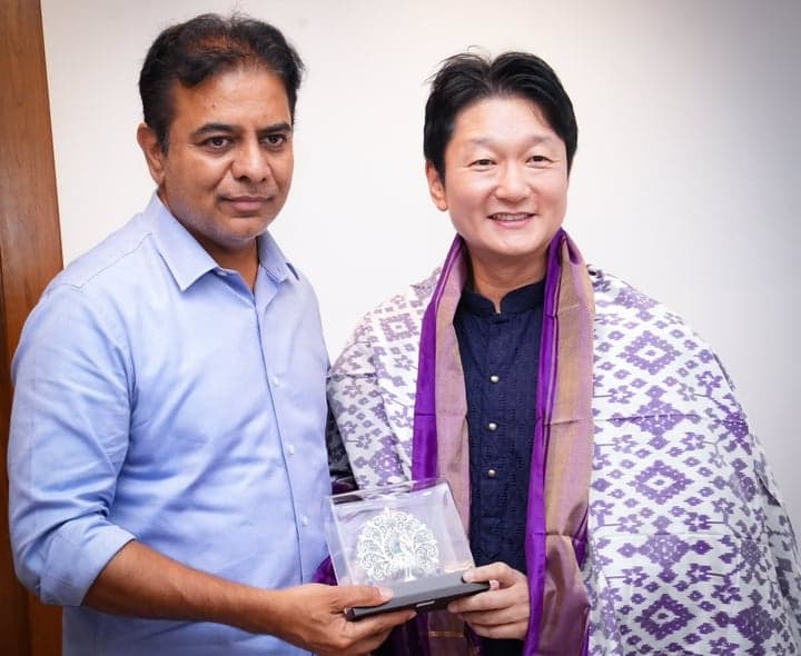 కొరియా ప్రతినిధులతో కేటీఆర్ భేటీ