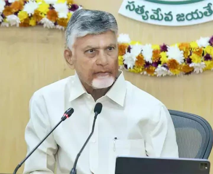 నర్సింగ్‌ విద్యార్థినుల ఘటనపై సీఎం ఆరా