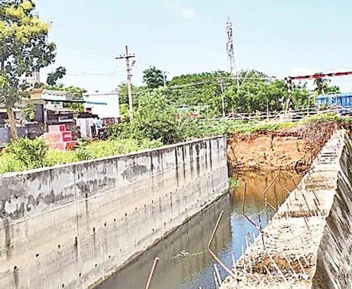 ధంసలాపురం ఆర్‌యూబీ పనులు ఎప్పుడూ? - Udayam Digital