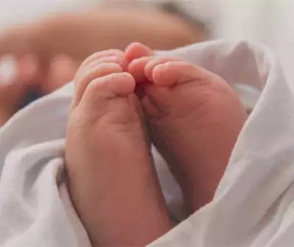 హాస్టల్ వాష్‌రూమ్‌లో నవజాత శిశువు మృతి - Udayam Digital