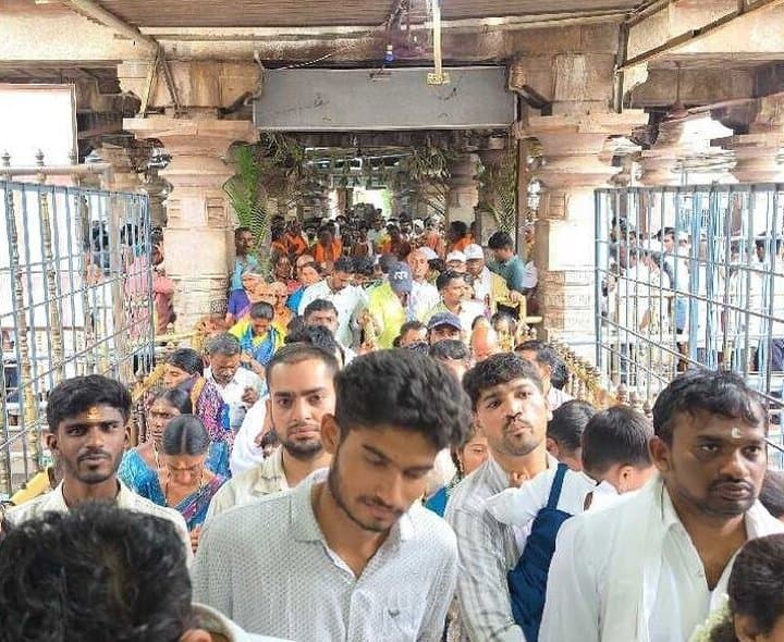 కిటకిటలాడుతున్న శ్రీశైలం