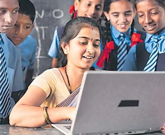 మోడల్ స్కూళ్లలో 776 పోస్టుల భర్తీకి ఆదేశాలు