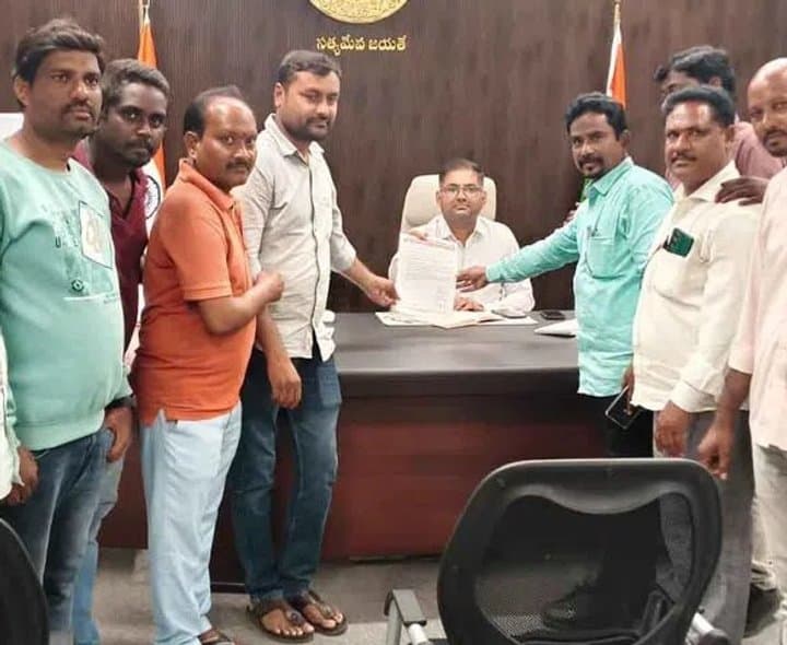 జర్నలిస్టుల పిల్లలకు రాయితీ విద్యపై కలెక్టర్‌కు వినతి