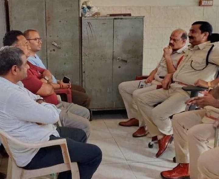 మైనర్లకు లాడ్జి గదులు ఇవ్వొద్దు: డీఎస్పీ