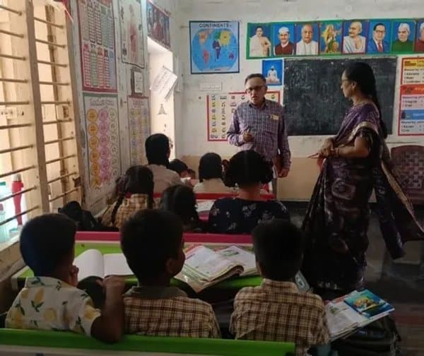 నరసన్నపేటలో ఎంఈఓ ఆకస్మిక తనిఖీ - Udayam Digital