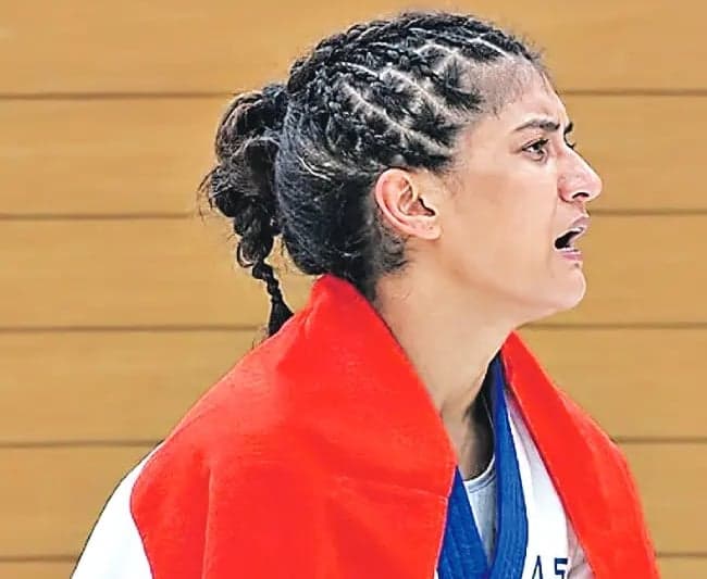 ఆసియా క్రీడల్లో ఎంఎంఏలో భారత్‌కు తొలి పతకం