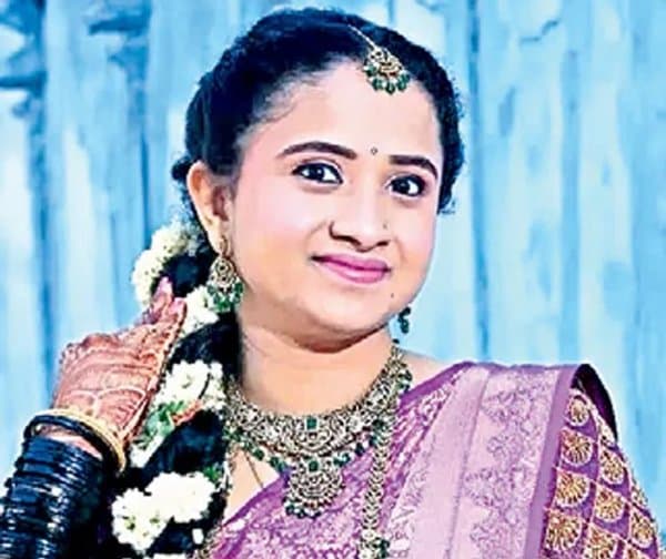 నవవధువు శ్వేత ఆత్మహత్య - Udayam Digital