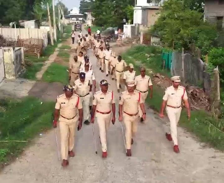 పావులూరులో కార్డన్ సెర్చ్, ఫ్లాగ్ మార్చ్ - Udayam