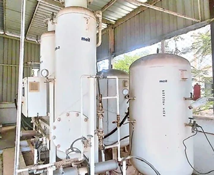 నిర్లక్ష్యంతో మూలనపడిన ఆక్సిజన్‌ ప్లాంట్