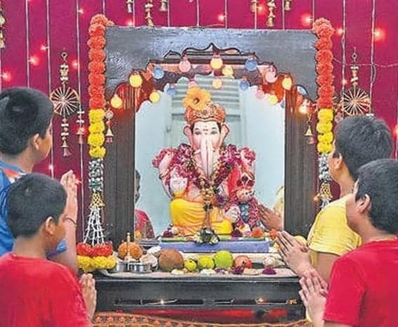 ముంబైలో వందేళ్ల సంప్రదాయ గణేశ మండపాలు - Udayam