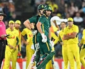 దక్షిణాఫ్రికాతో తొలి వన్డే.. ఆస్ట్రేలియా టాస్ గెలిచి ఫీల్డింగ్