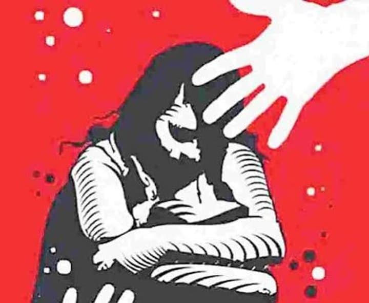 బాలికపై వేధింపులు.. ఐదుగురిపై కేసు నమోదు