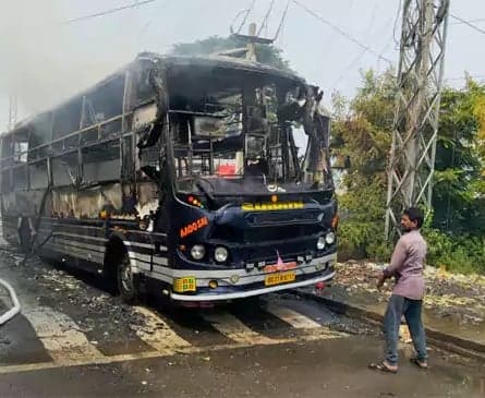 ప్రైవేట్‌ ట్రావెల్స్‌ బస్సులో మంటలు