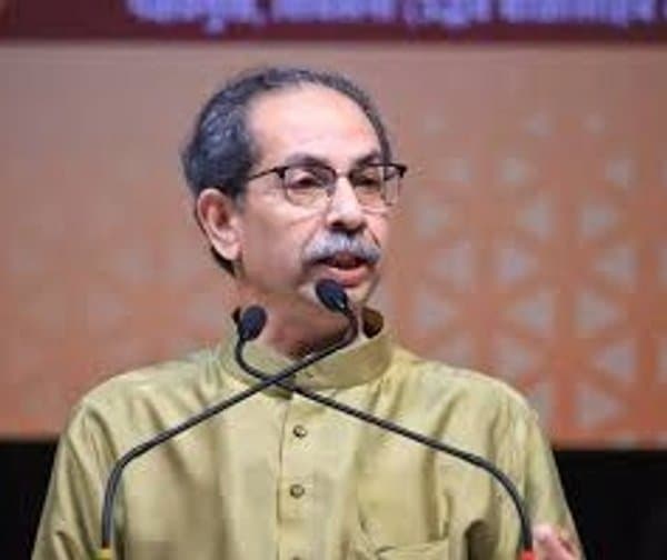 షిరిడీలో ఉద్ధవ్ ఠాక్రే ప్రత్యేక పూజలు