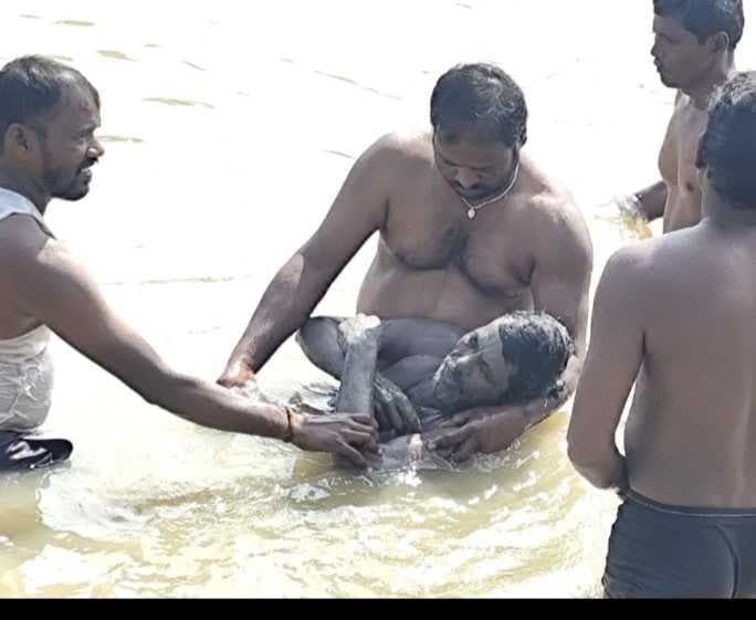 చేపల వేటకు వెళ్లి వ్యక్తి మృతి - Udayam