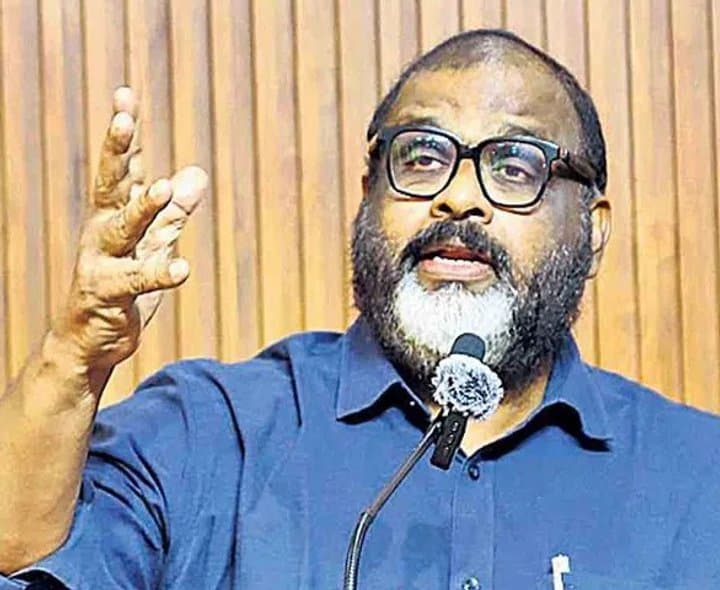 సీపీ జాన్‌ వ్యాఖ్యలపై విమర్శలు