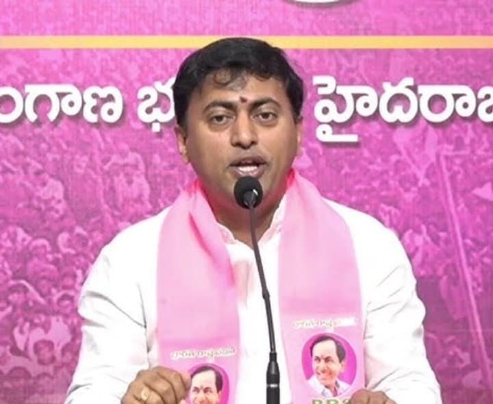 పెండింగ్ బకాయిలపై రిటైర్డ్ ఉద్యోగుల పోరాటం