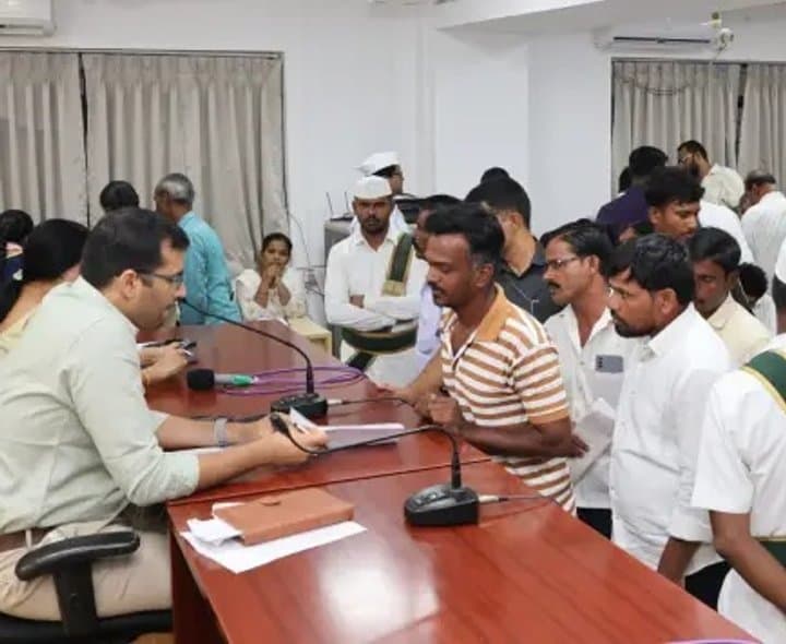 ప్రజావాణి దరఖాస్తుల పరిష్కారంలో నిర్లక్ష్యం వద్దు