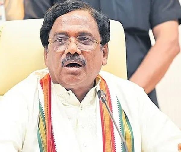 యూరియా కొరత లేదు, రైతులు ఆందోళన చెందొద్దు: మంత్రి వివేక్