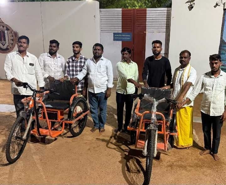దివ్యాంగ నిరుపేదలకు ట్రైసైకిళ్ల పంపిణీ - Udayam