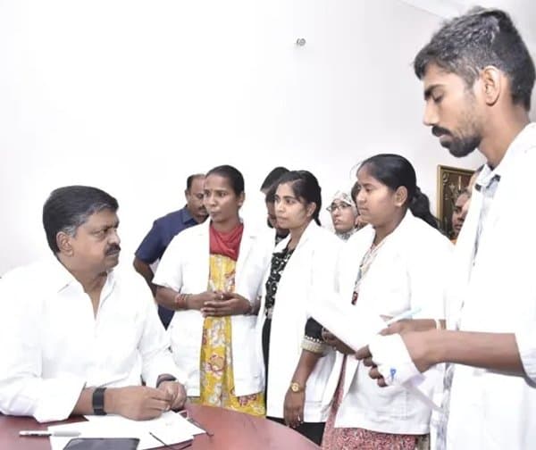 మంత్రి పయ్యావుల ప్రజా దర్బార్‌