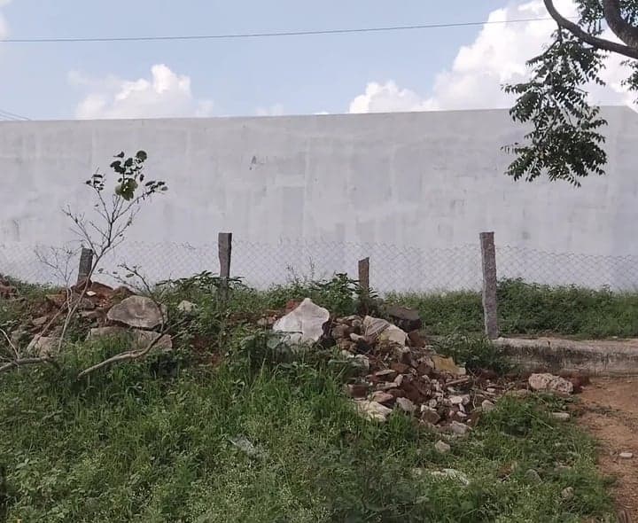 ఏబీవీ కాలేజీ ప్రహరీ గోడకు మరమ్మతులేవీ? - Udayam