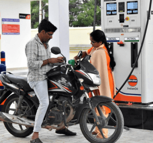 తెలంగాణలో మహిళా సమాఖ్యల పెట్రోల్ బంకుల విస్తరణ.