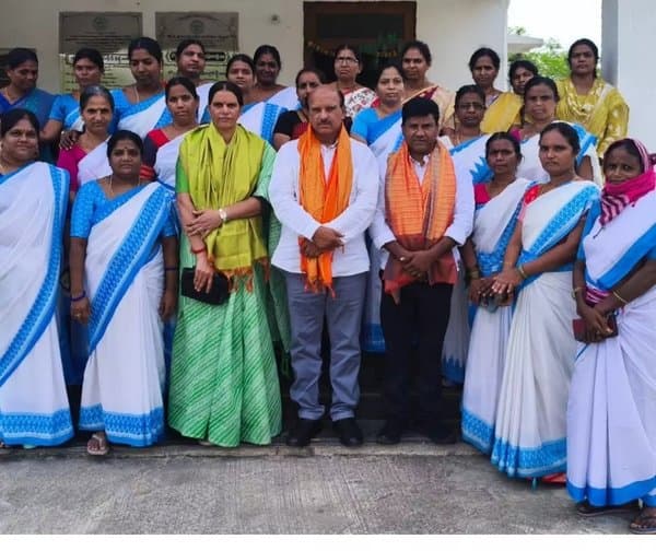 ఆశా వర్కర్ల సమస్యలు పరిష్కరించండి
