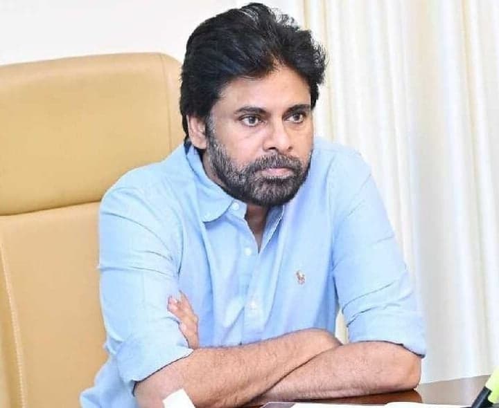 పిఠాపురంలో యోధులకు పవన్‌ నివాళి