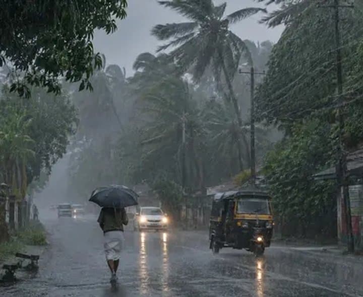 కేరళలో కొనసాగుతున్న వర్ష హెచ్చరికలు