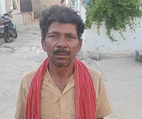 కుక్కల దాడిలో వృద్ధుడు మృతి