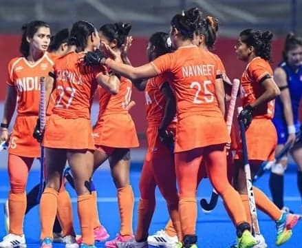 ఫైనల్‌కు చేరిన భారత మహిళల హాకీ జట్టు