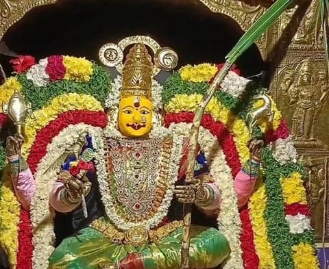 నేడు రాజరాజేశ్వరి అలంకారంలో దుర్గమ్మ