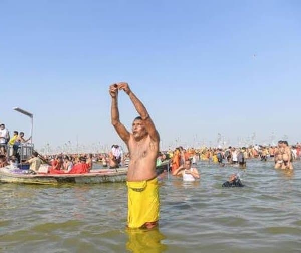గంగమ్మ ఒడిలో భక్తుల పుణ్యస్నానాలు